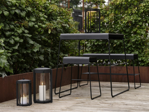 Kovová lavice s policí A-Bench Outdoor Black